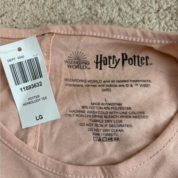 Wizarding World of Harry Potter NWT Herbology Women's T-Shirt Size L Peach - Picture 6 of 8